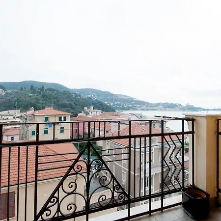 50 M From The Beach, Lerici-5 Terre, Gulf View Apartamento Lerici